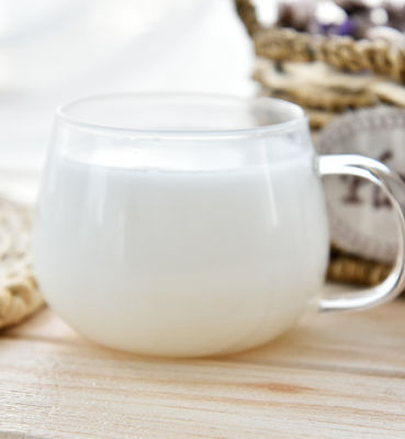 Estrazione del latte di cocco in polvere