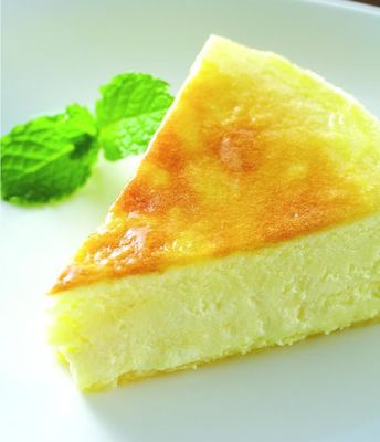 Deliziosa torta di spugna morbida in polvere in diversi sapori
