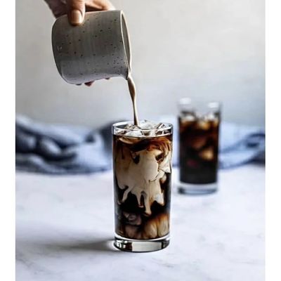 Conveniente crema di caffè bianco solubile in acqua fredda con 35% di grassi e 1-4% di proteine