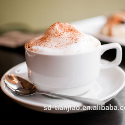 Cappuccino con crema schiumosa con 2-4% di proteine a standard elevati